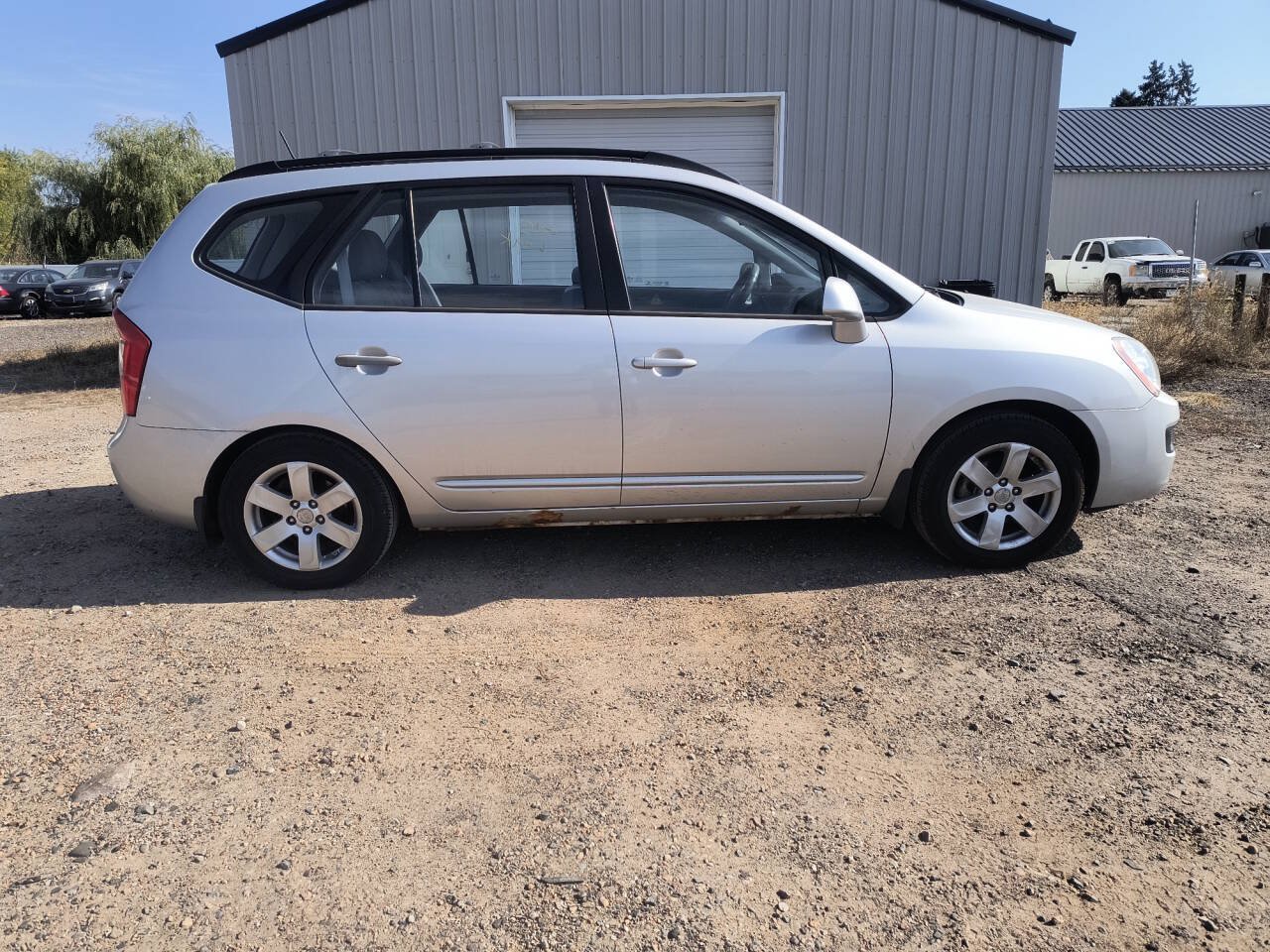 Used 2008 Kia Rondo FWD image 6