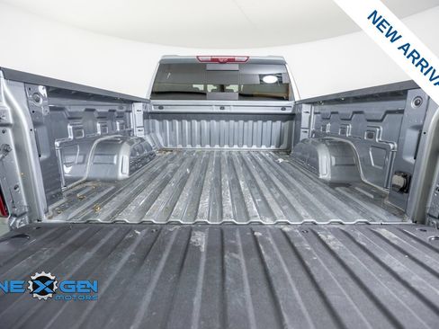 Used 2025 Chevrolet Silverado 1500 High Country w/ Technology Package AWD/4WD image 35