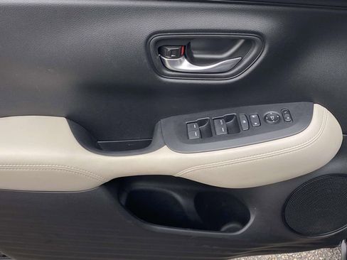 Used 2025 Honda HR-V LX image 14