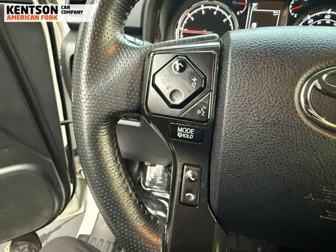 Used 2020 Toyota 4Runner TRD Off-Road image 19