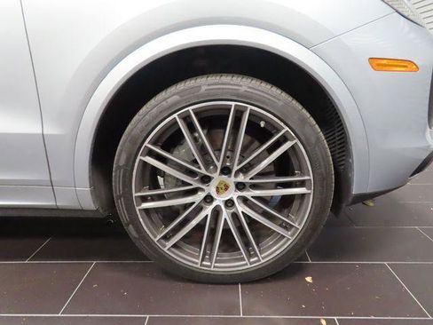 Used 2022 Porsche Cayenne S AWD/4WD image 43