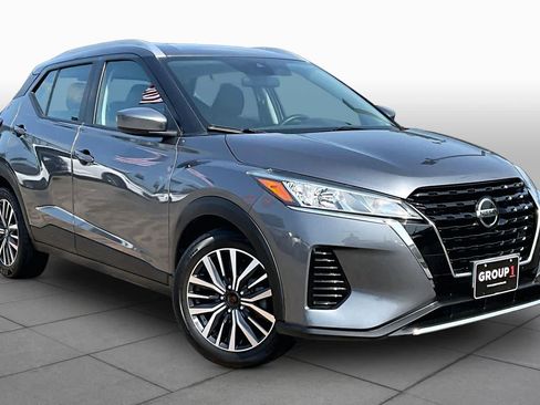 Used 2021 Nissan Kicks SV FWD image 3