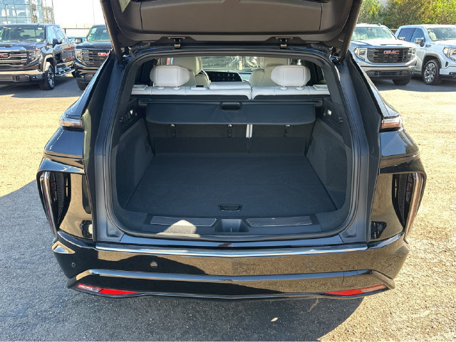 Certified 2024 Cadillac Lyriq Luxury AWD/4WD image 31