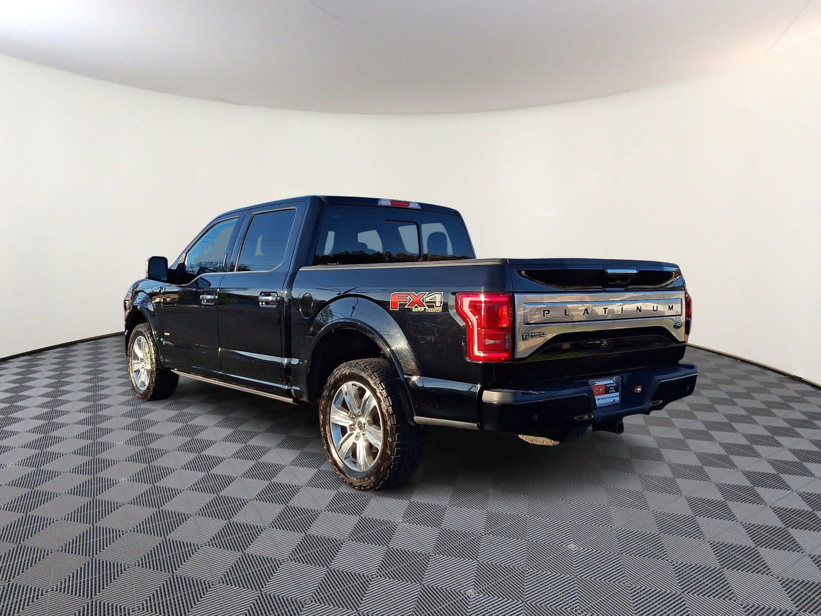 Used 2016 Ford F150 Platinum w/ Equipment Group 701A Luxury AWD/4WD image 7