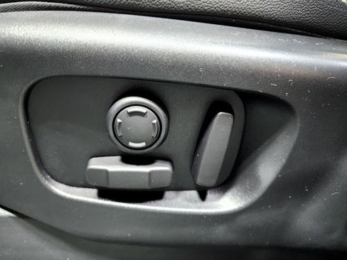 Used 2022 Land Rover Discovery S R-Dynamic image 17