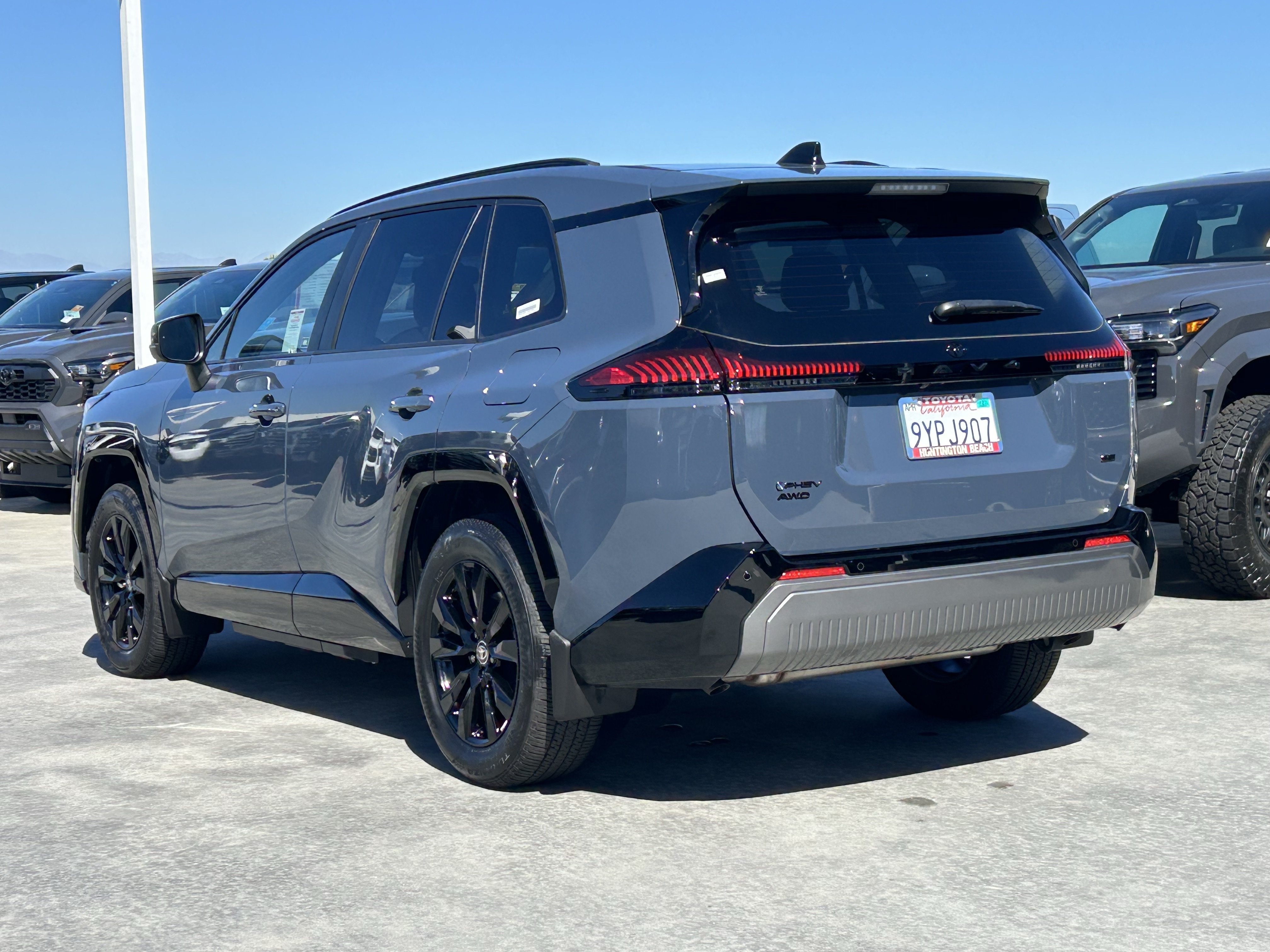 Used 2026 Toyota RAV4 SE w/ Convenience Package AWD/4WD image 5