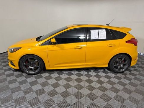 Used 2016 Ford Focus ST w/ Equipment Group 402A FWD image 3