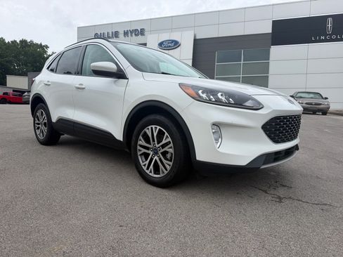 Used 2022 Ford Escape SEL w/ Technology Package AWD/4WD image 2