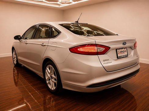 Used 2016 Ford Fusion SE FWD image 6