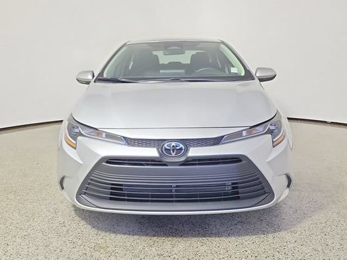 Used 2025 Toyota Corolla LE FWD image 3