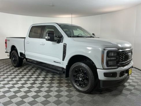 Certified 2025 Ford F350 Lariat w/ Black Appearance Package image 3