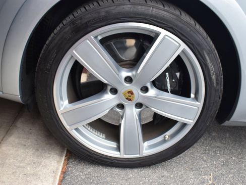 Used 2021 Porsche Cayenne Turbo image 54