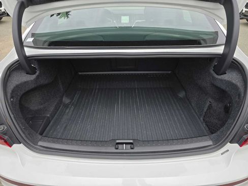 Certified 2023 Volvo S60 T8 Ultimate w/ Climate Package AWD/4WD image 15
