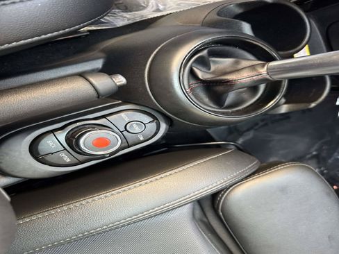 Used 2019 MINI Cooper S w/ Signature Upholstery Package FWD image 19