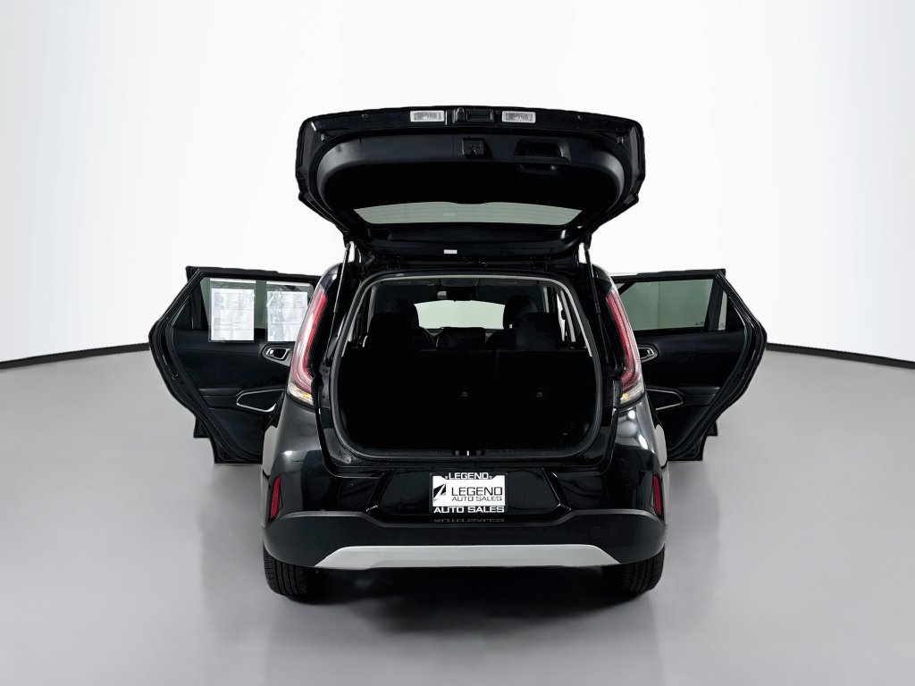 Used 2023 Kia Soul LX w/ LX Technology Package FWD image 25