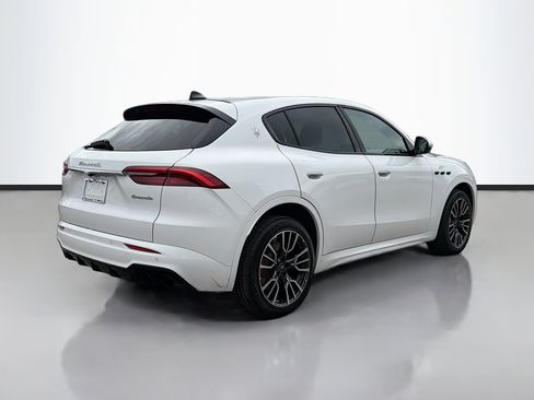 Certified 2024 Maserati Grecale GT image 3