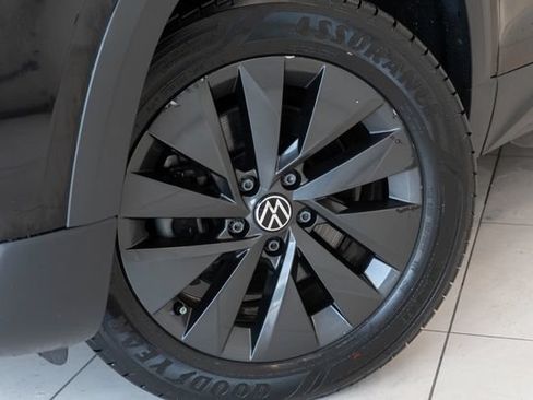 Used 2022 Volkswagen Taos S w/ IQ Drive S Package AWD/4WD image 2