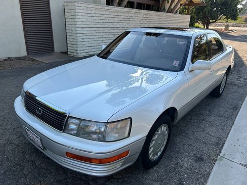 Used 1990 Lexus LS 400 RWD image 3