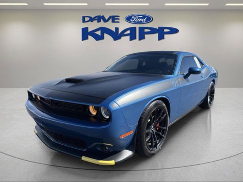 Used 2023 Dodge Challenger R/T w/ T/A Package image 1