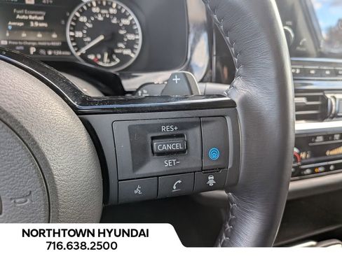 Used 2022 Nissan Pathfinder Platinum image 29
