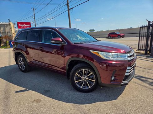 Used 2018 Toyota Highlander XLE image 5