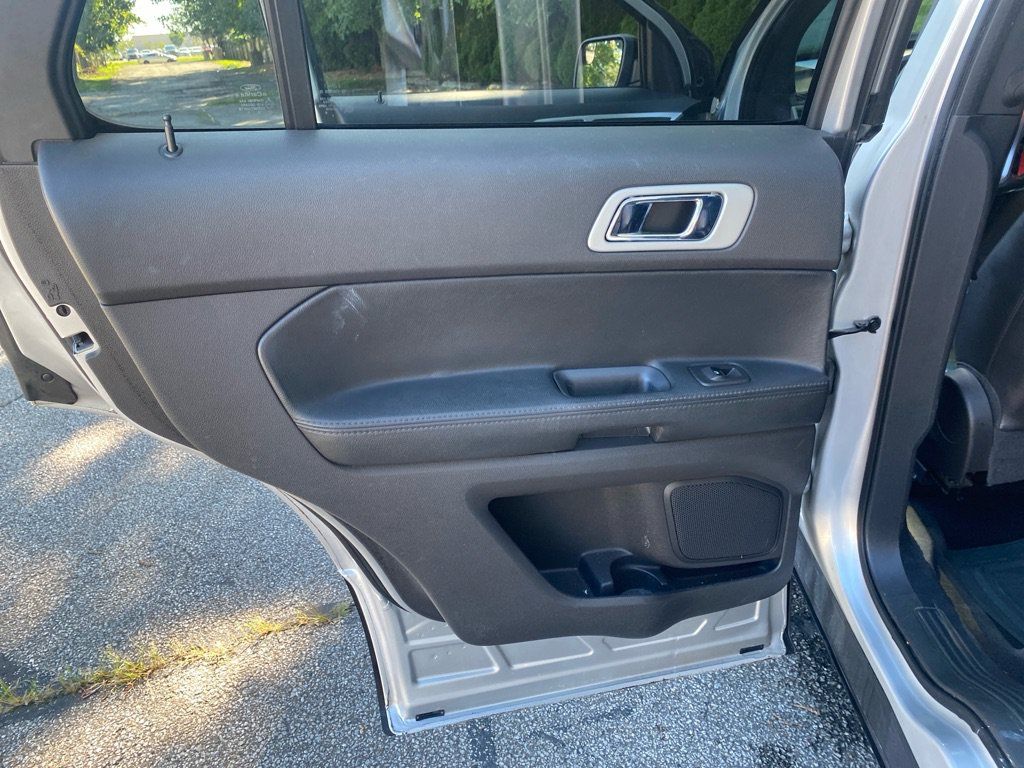 Used 2013 Ford Explorer XLT FWD image 20