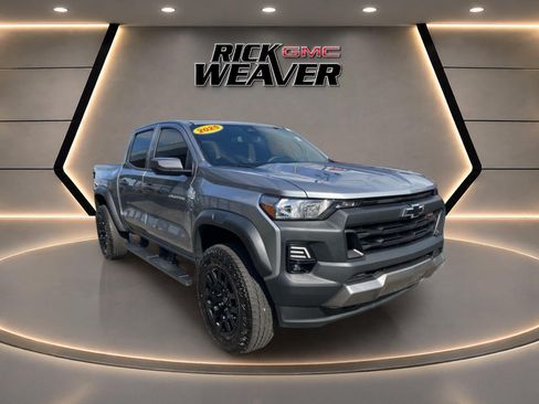 Used 2025 Chevrolet Colorado Trail Boss AWD/4WD image 9