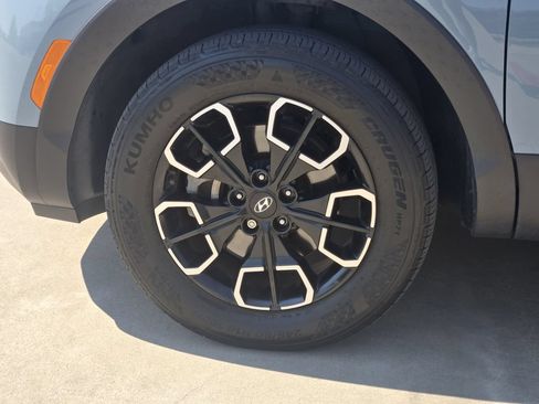 Used 2023 Hyundai Santa Cruz SEL w/ Activity Package FWD image 17