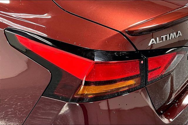 Used 2024 Nissan Altima 2.5 SL FWD image 22