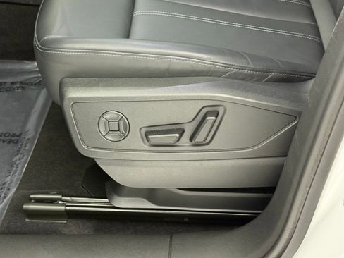 Certified 2025 Audi Q5 Premium image 15