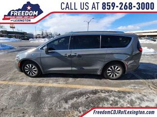 Used 2021 Chrysler Pacifica Touring-L video 1