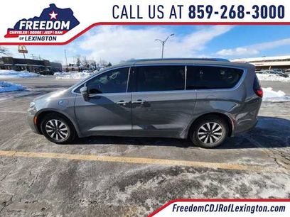 Used 2021 Chrysler Pacifica Touring-L
