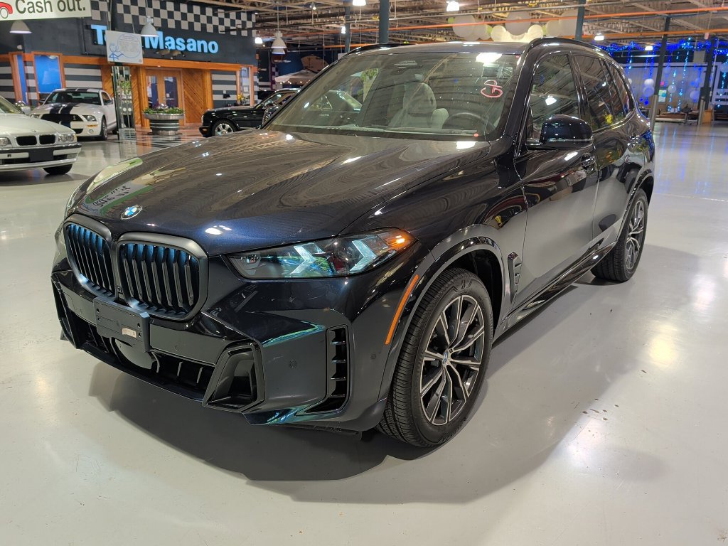 Certified 2026 BMW X5 xDrive40i w/ M Sport Package AWD/4WD image 3