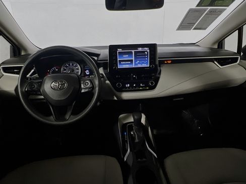 Used 2021 Toyota Corolla LE FWD image 26