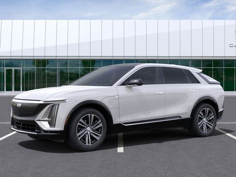 Used 2025 Cadillac Lyriq Luxury AWD/4WD image 5