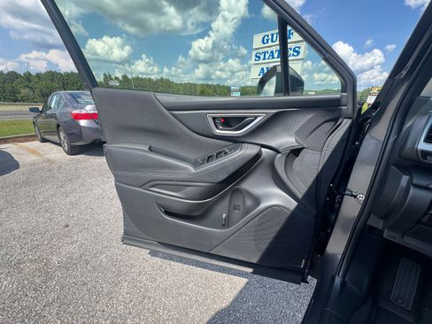 Used 2021 Subaru Forester AWD/4WD image 13