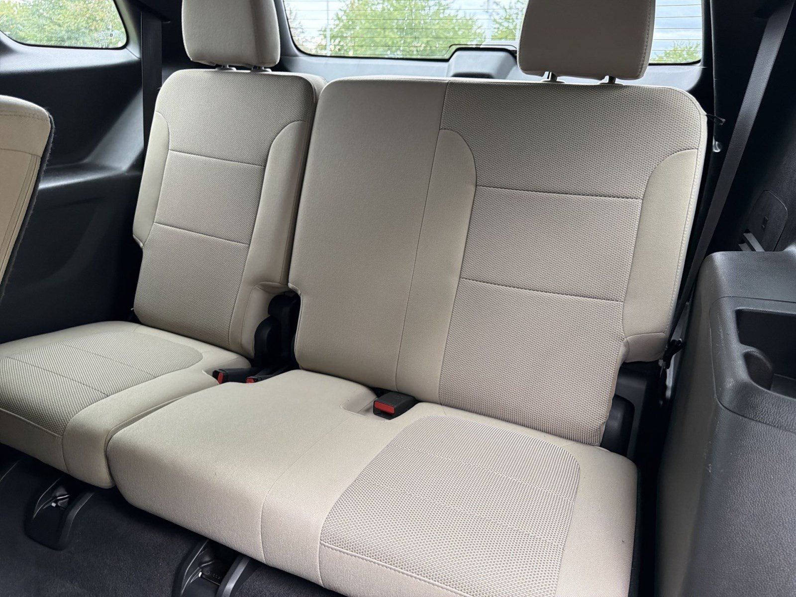 Used 2023 Chevrolet Traverse LS FWD image 24