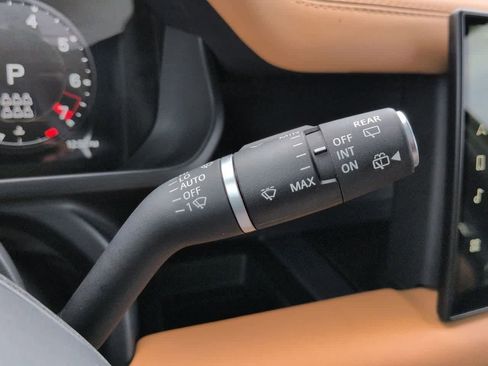 Certified 2024 Land Rover Defender 130 X-Dynamic SE AWD/4WD image 28