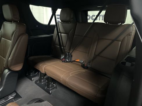 Used 2023 Chevrolet Suburban High Country image 41