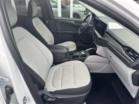Used 2024 Ford Escape Active w/ Tech Pack #1 AWD/4WD image 12