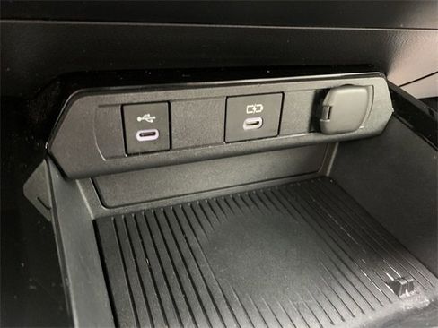 Used 2024 Toyota Prius LE image 27