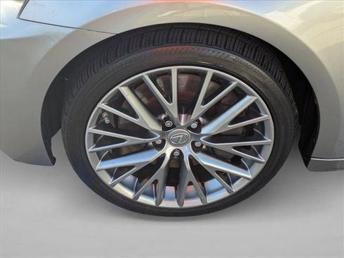 Used 2016 Lexus IS 200t image 10