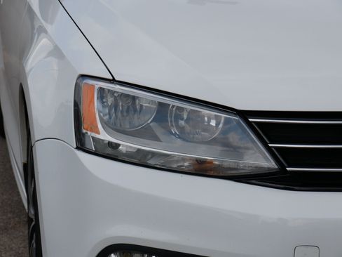 Used 2016 Volkswagen Jetta Sport FWD image 16