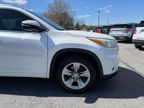 Used 2015 Toyota Highlander Limited Platinum AWD/4WD image 37