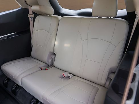 Used 2020 Buick Enclave Essence FWD image 24
