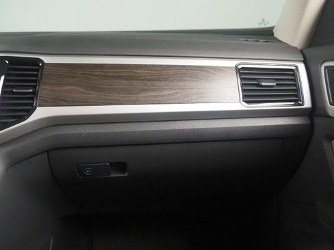 Used 2022 Volkswagen Atlas FWD SE V6 w/ Technology image 30