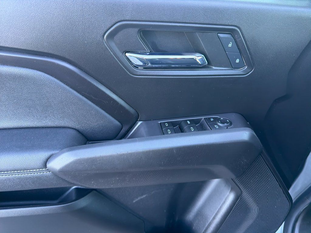 Used 2023 Chevrolet Colorado LT w/ LT Convenience Package RWD image 12