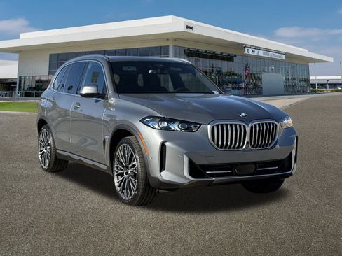 New 2026 BMW X5 sDrive40i image 2