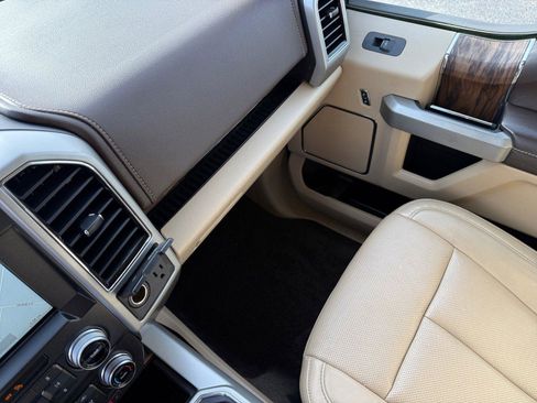 Used 2018 Ford F150 Lariat w/ Equipment Group 502A Luxury image 30