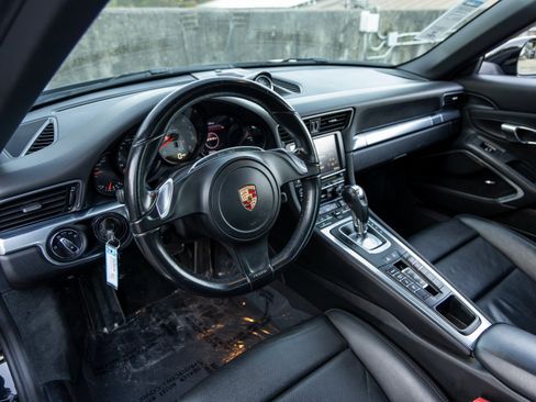 Certified 2014 Porsche 911 Carrera 4S image 4